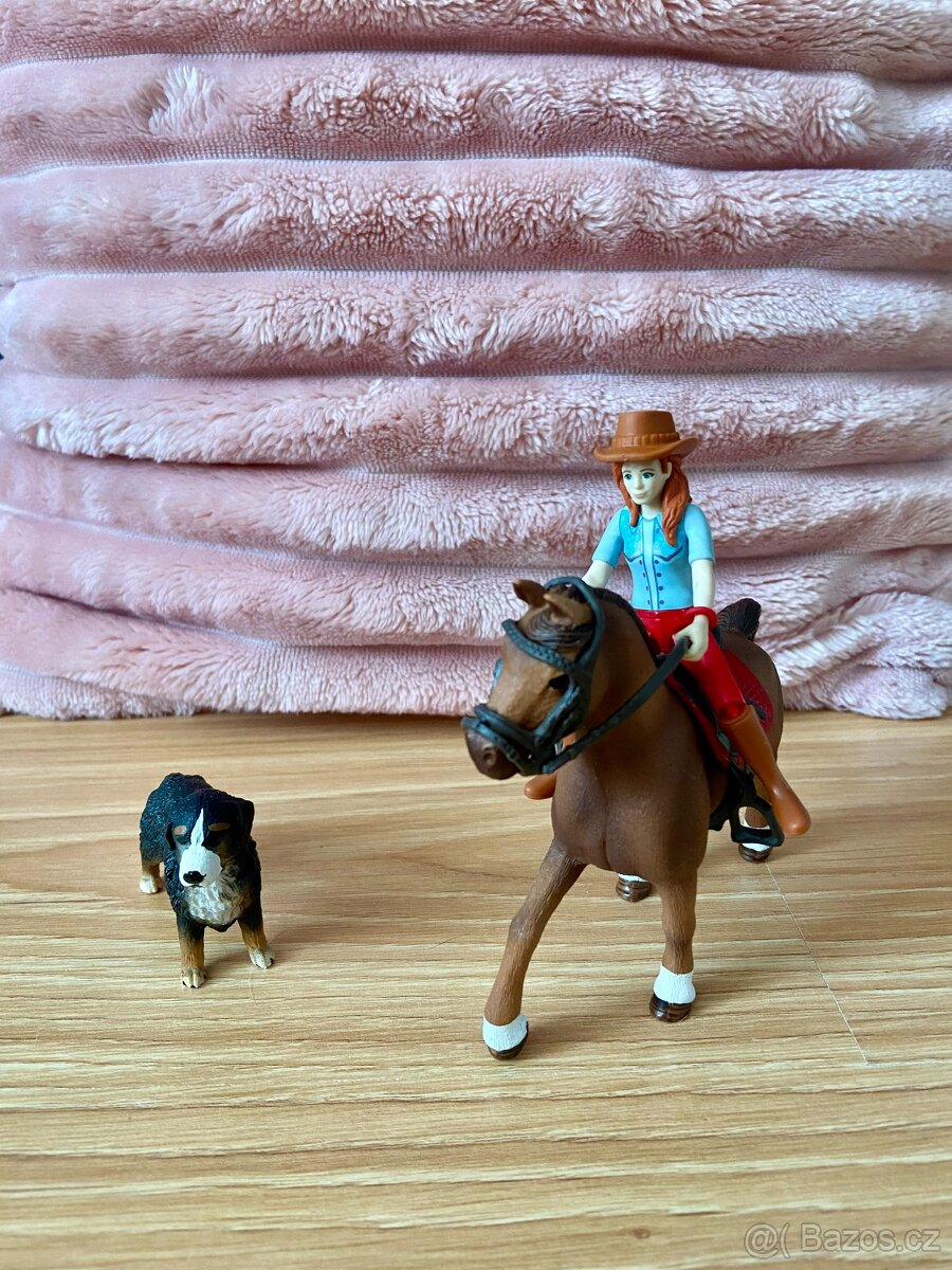 Schleich 42539 Zrzka Hannah s pohyblivými klouby a PES