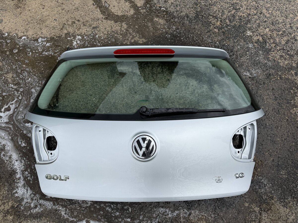Kufr Volkswagen golf 5