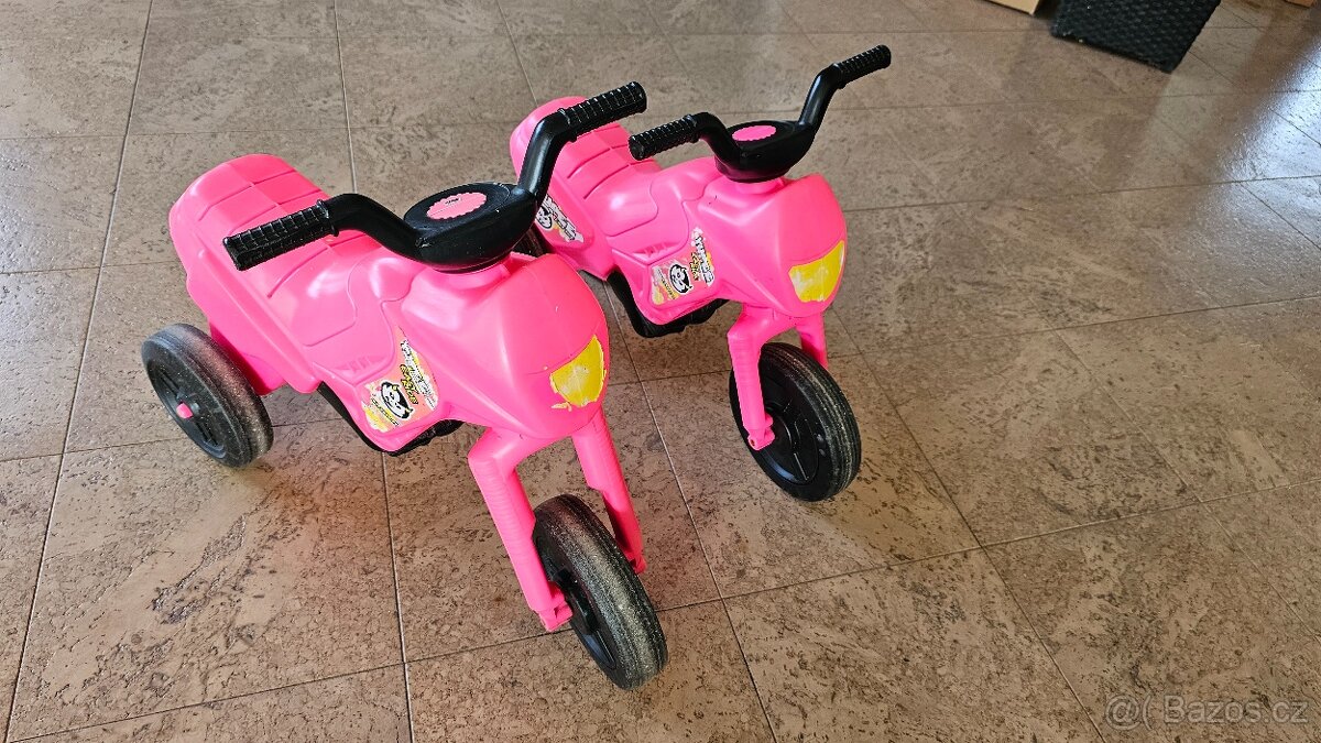2x růžová motorka