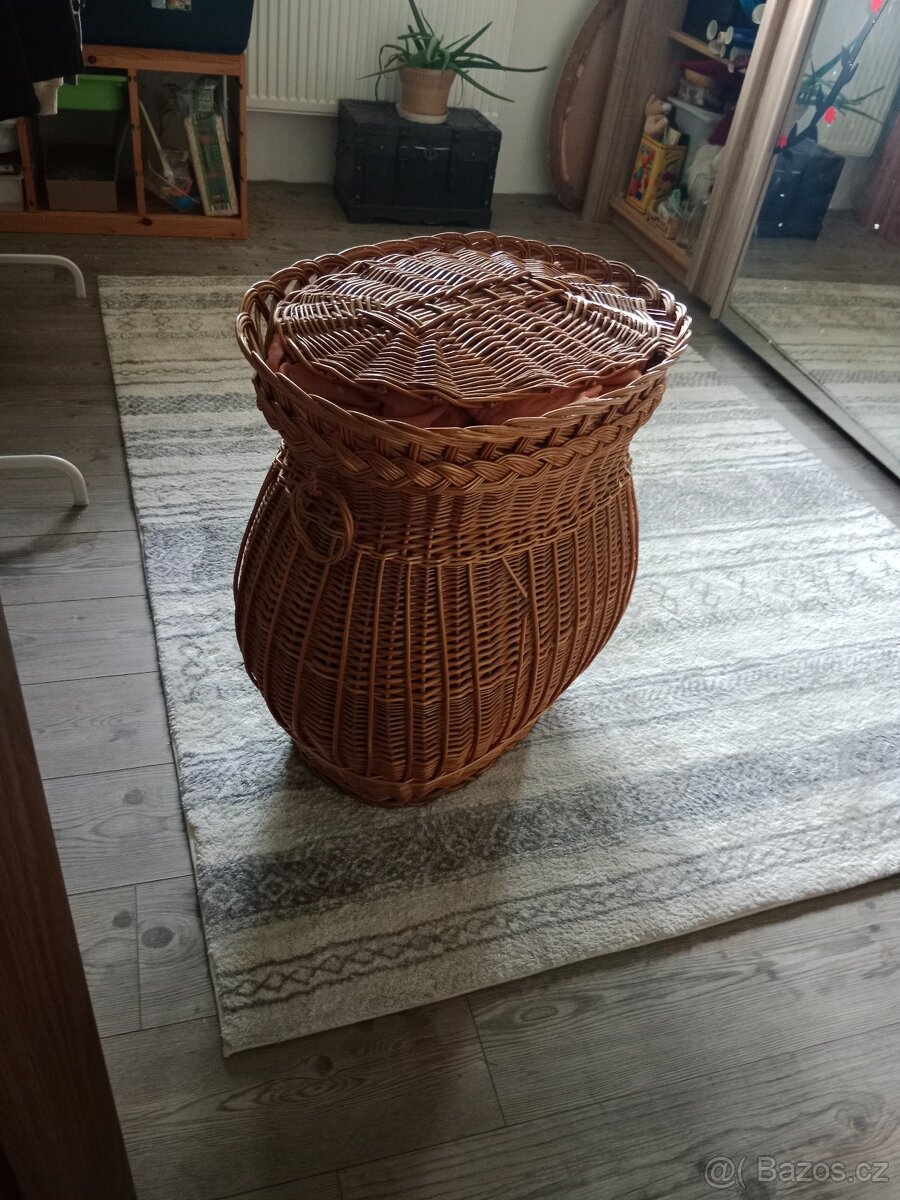 Veliký proutěný koš