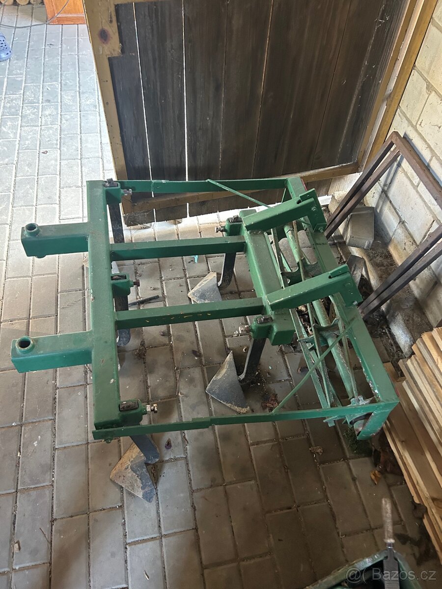 Kultivátor za malotraktor