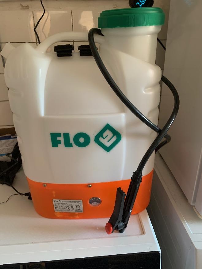 Aku postřikovač 16L FLO
