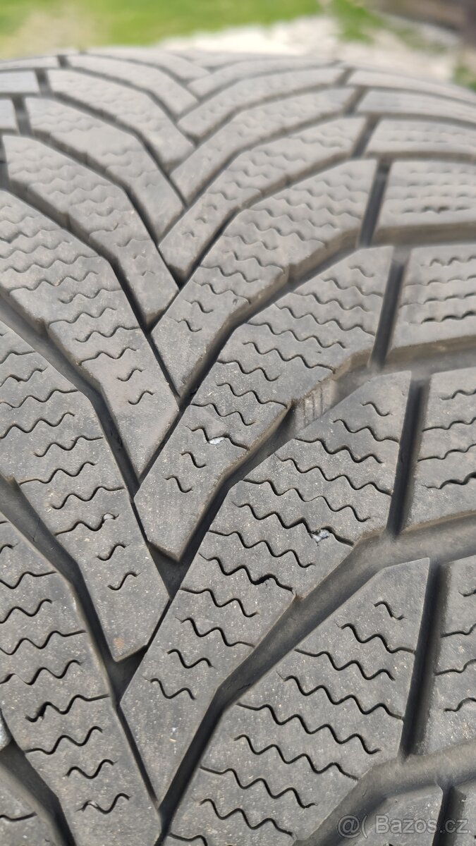 NEXEN WU7 225/45 R17 94H