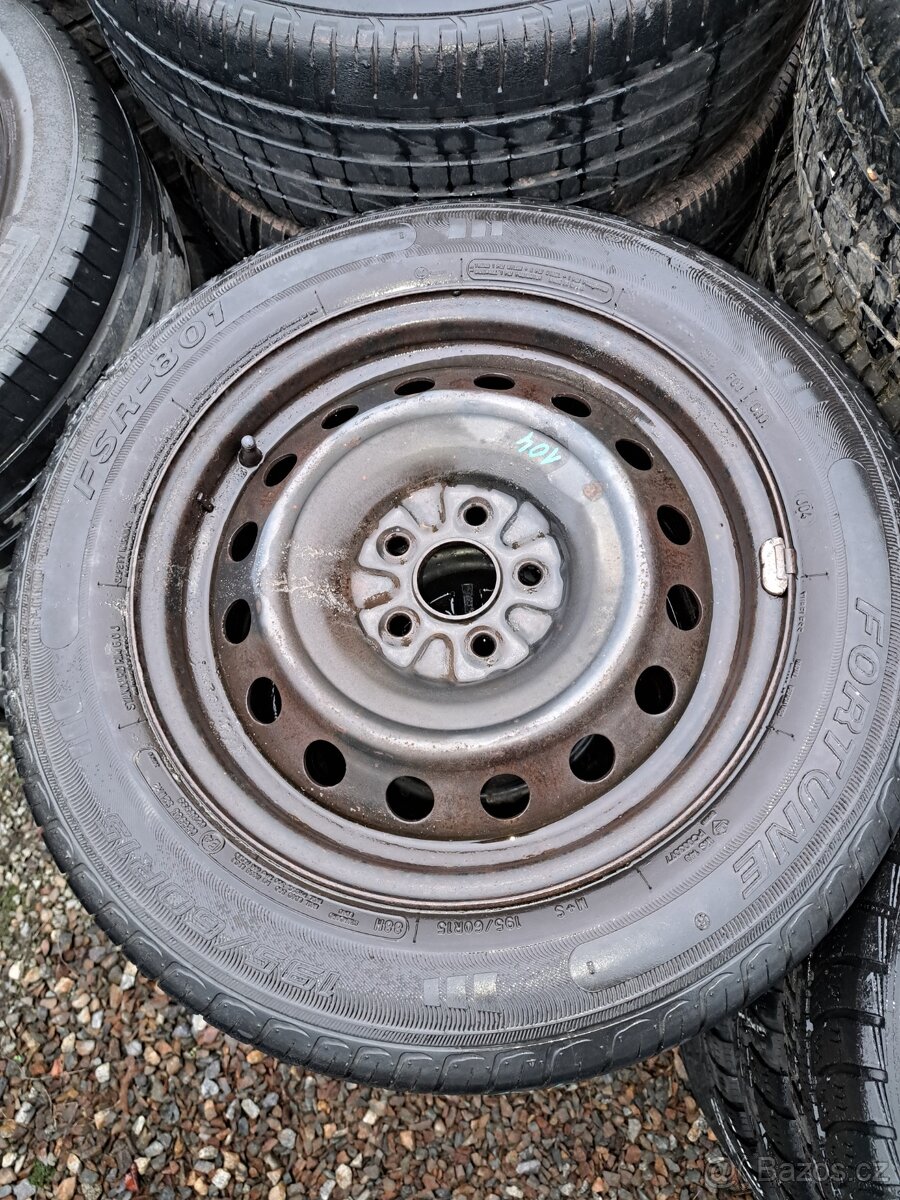 Pneu s diskama R15"