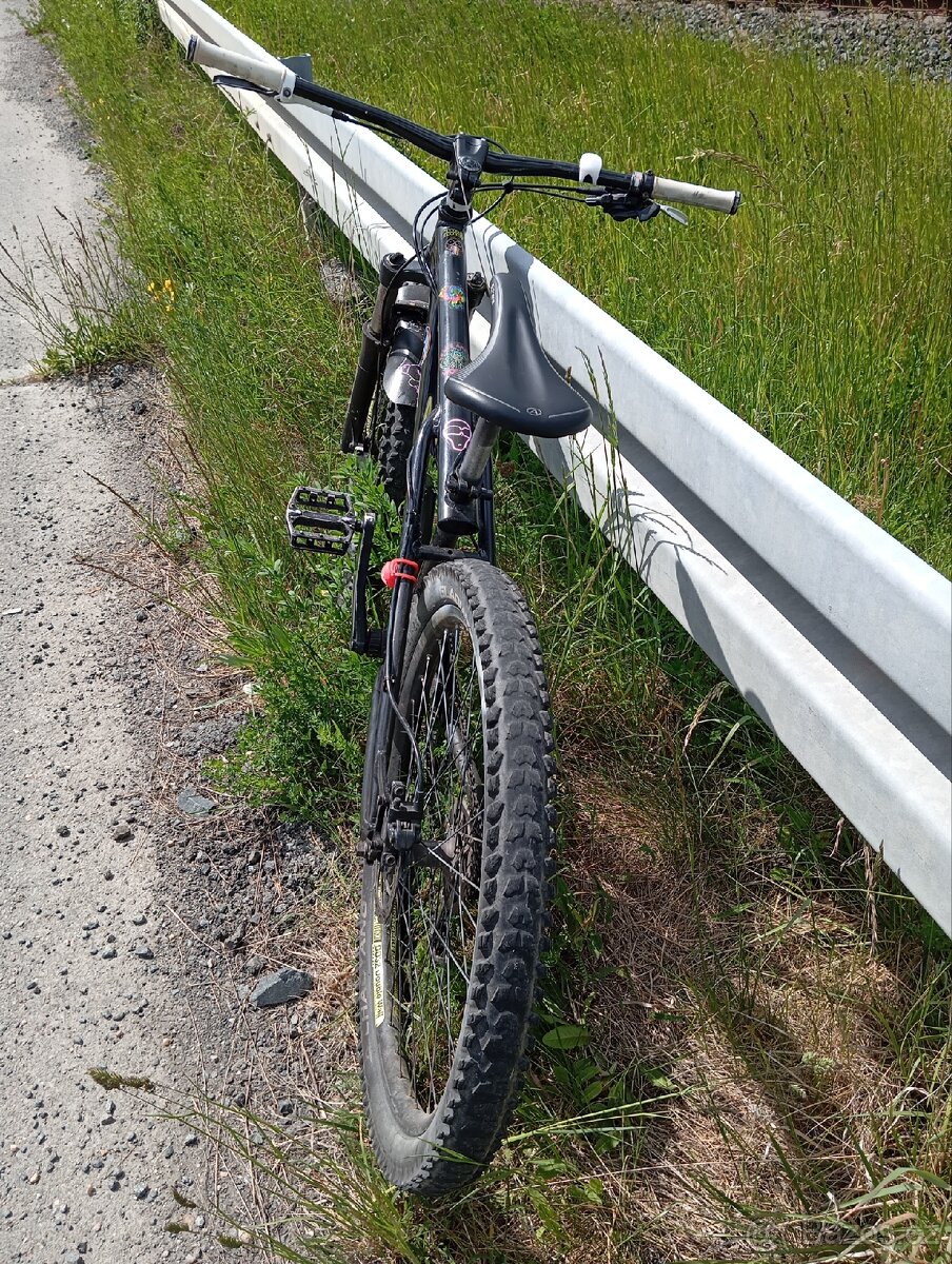 DiRT horské kolo