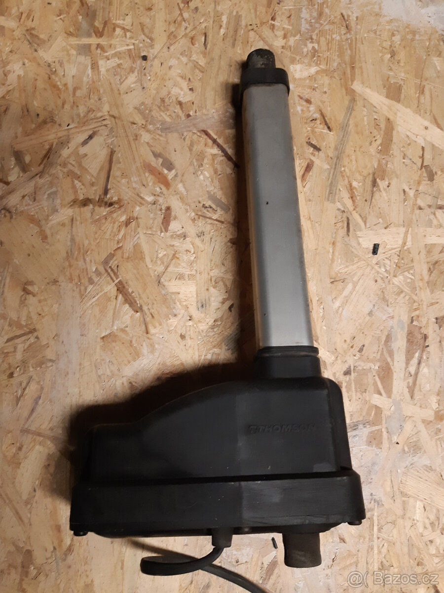 Pístnice elektrohydraulická