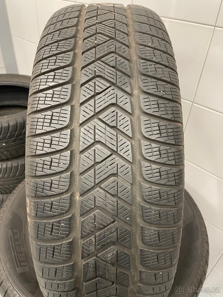 Zimni pneu 235/65R18