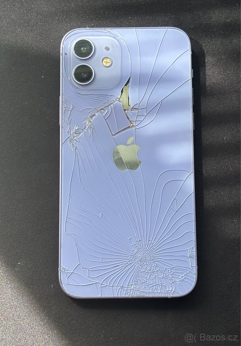 iPhone 12 na ND - Displej , baterie, kamery