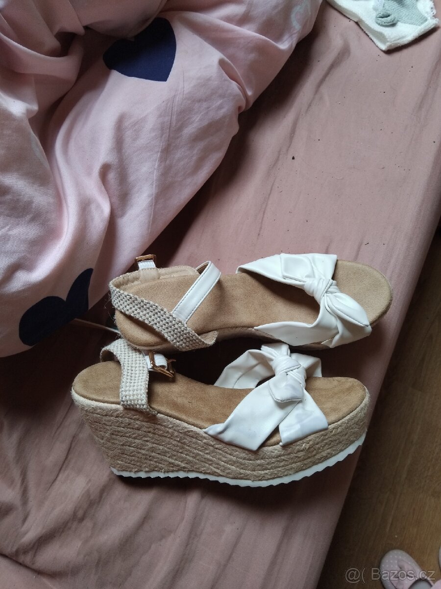 Boty na klinku 38