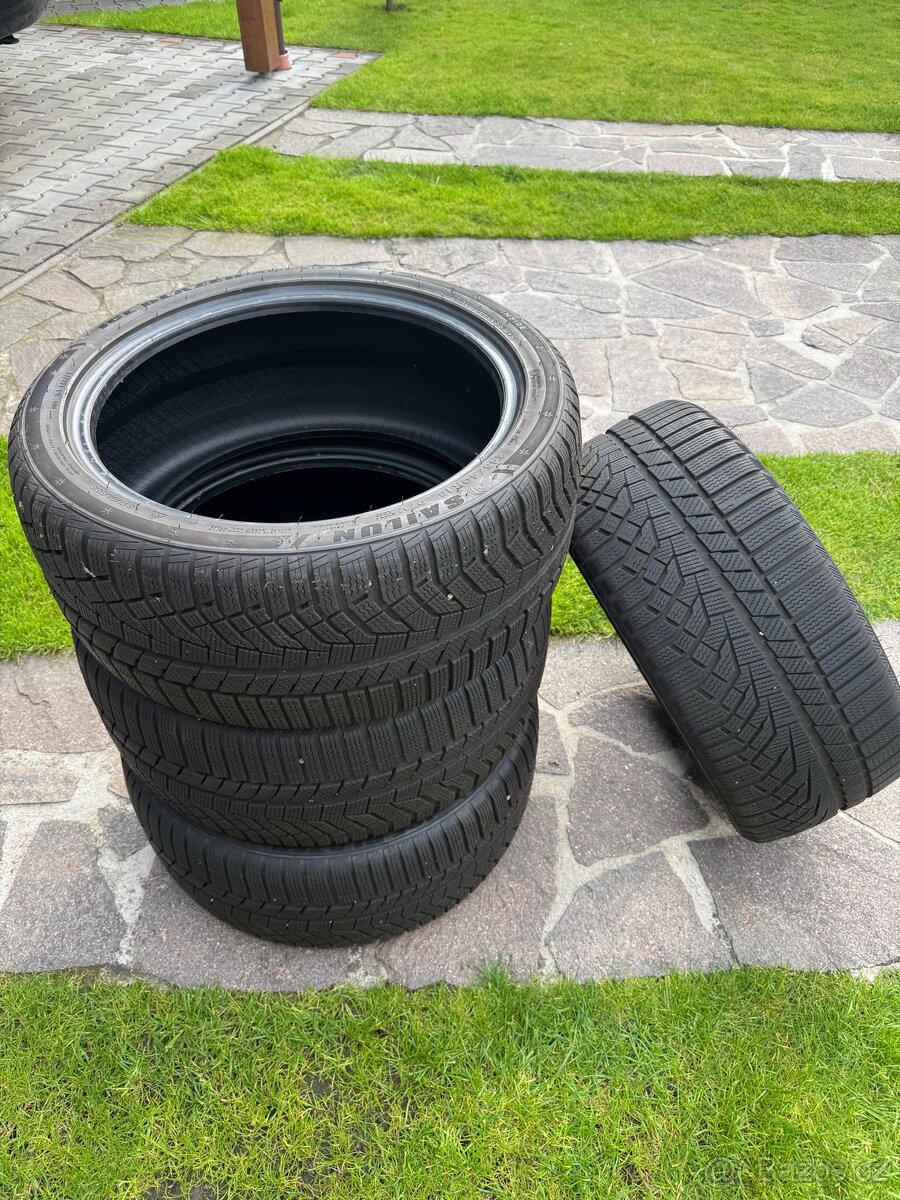 Zimní pneu 245/40/18