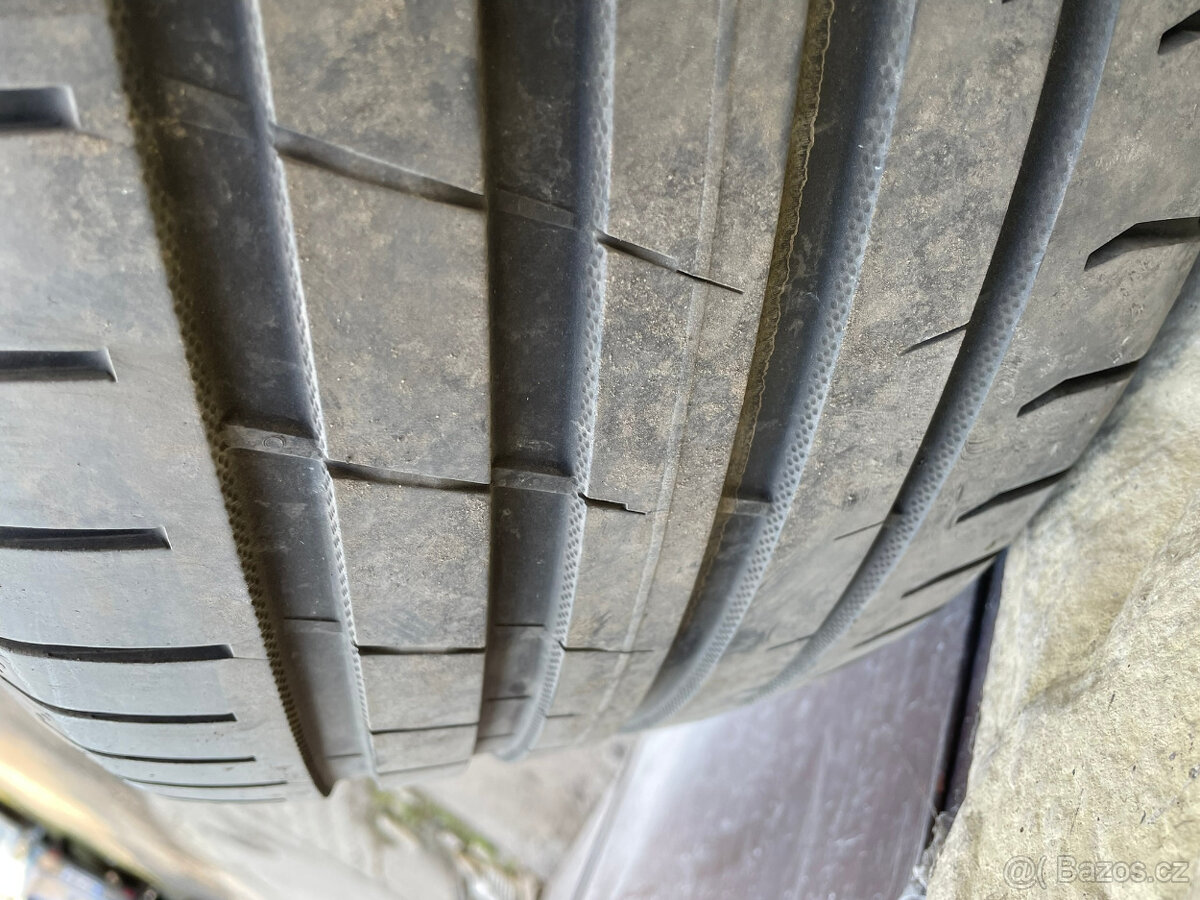 Letní pneu Nokian 255/45 r19