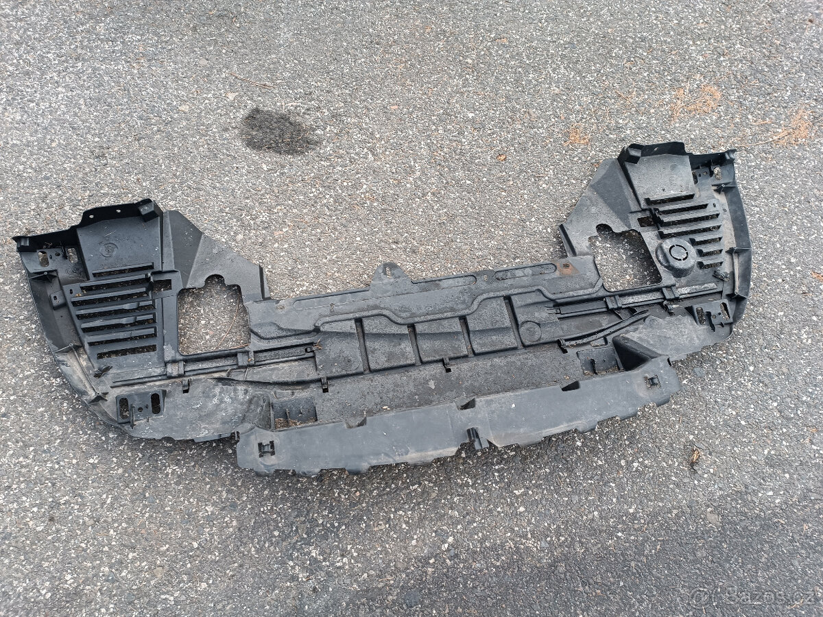 Citroen C5 X7 plast pod přední nárazník