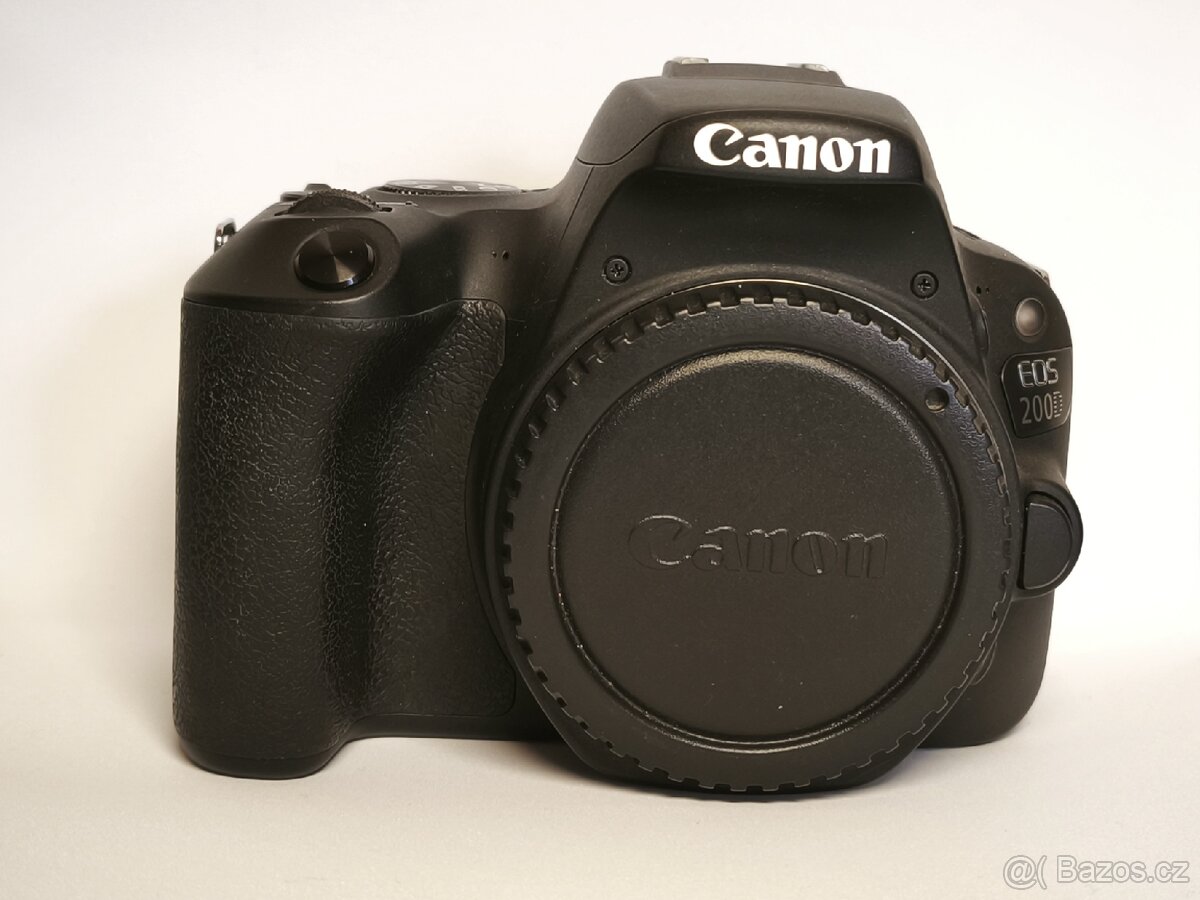 Canon 200D a základní příslušenství