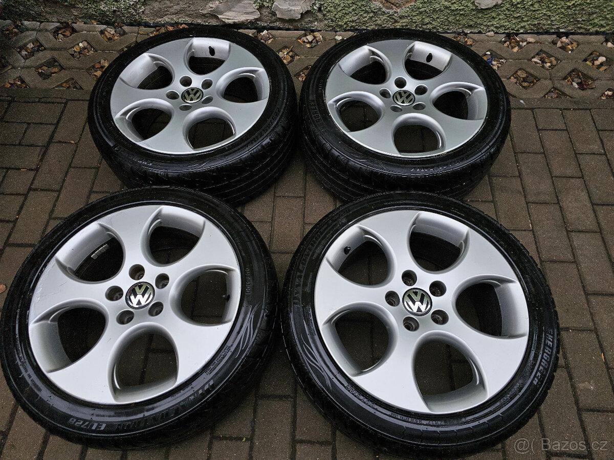 ALU letní kola disky VW Golf Touran 5x112 R17 1K0
