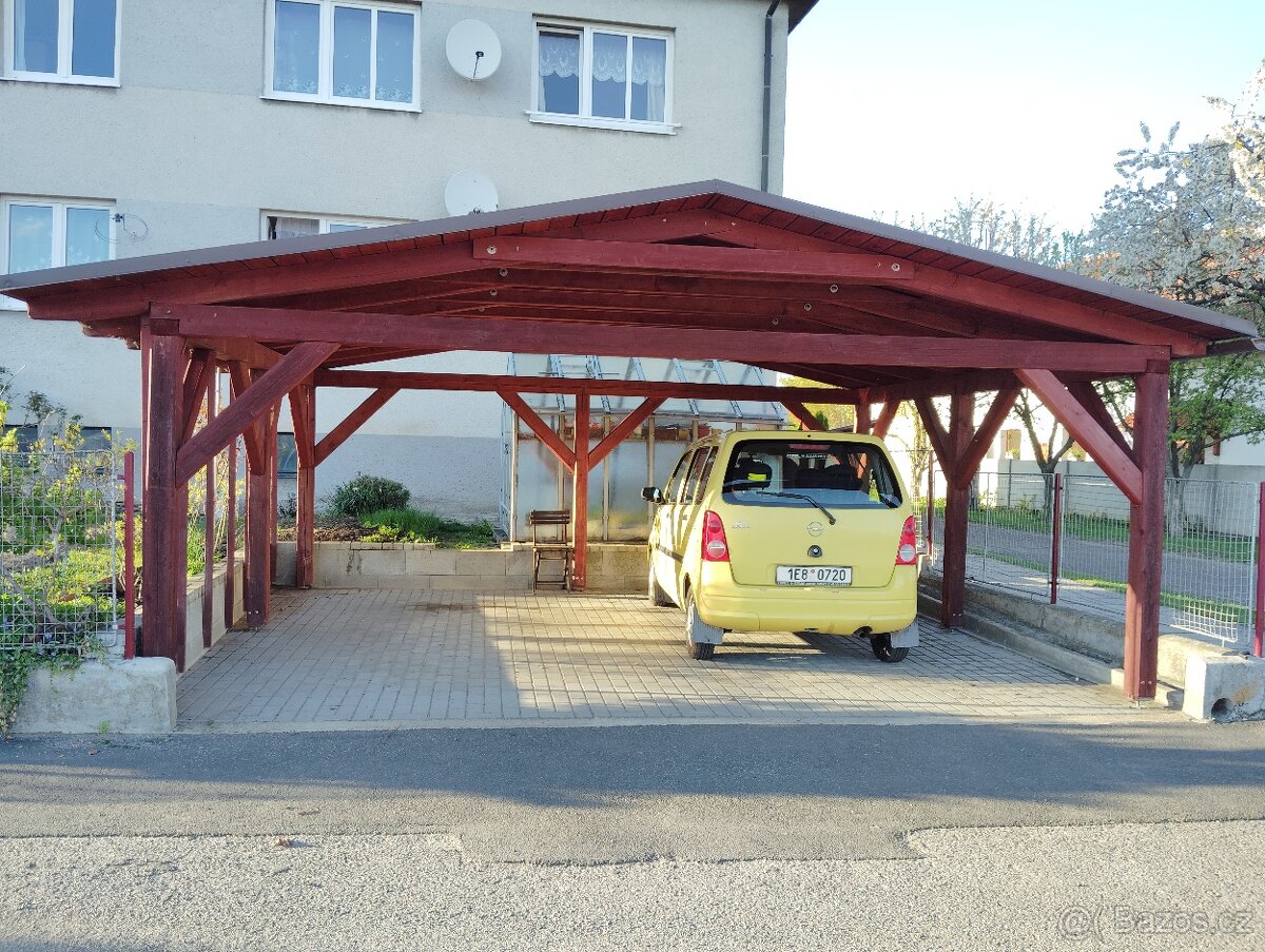Garazove stani pro dve auta, pergola.