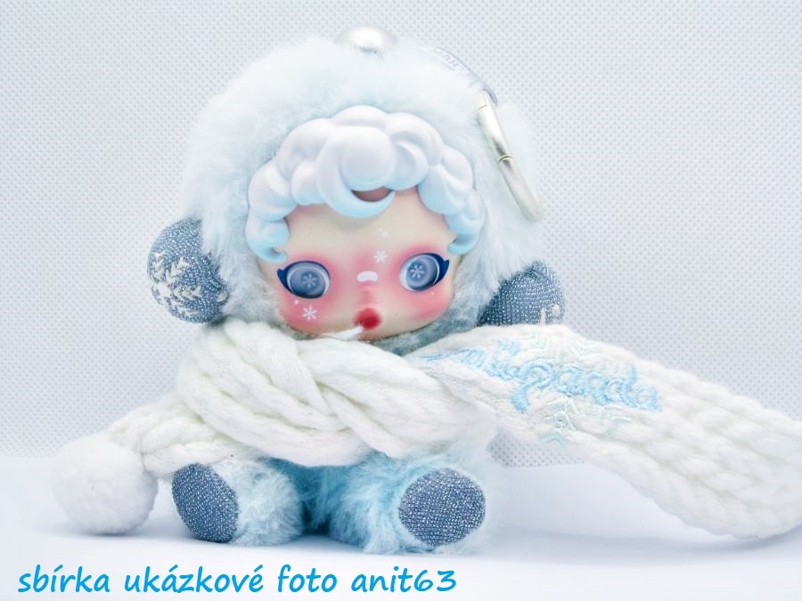 č.3 🐼 SKULLPANDA plyšová panenka BLINDBOX přívěsek SNOW