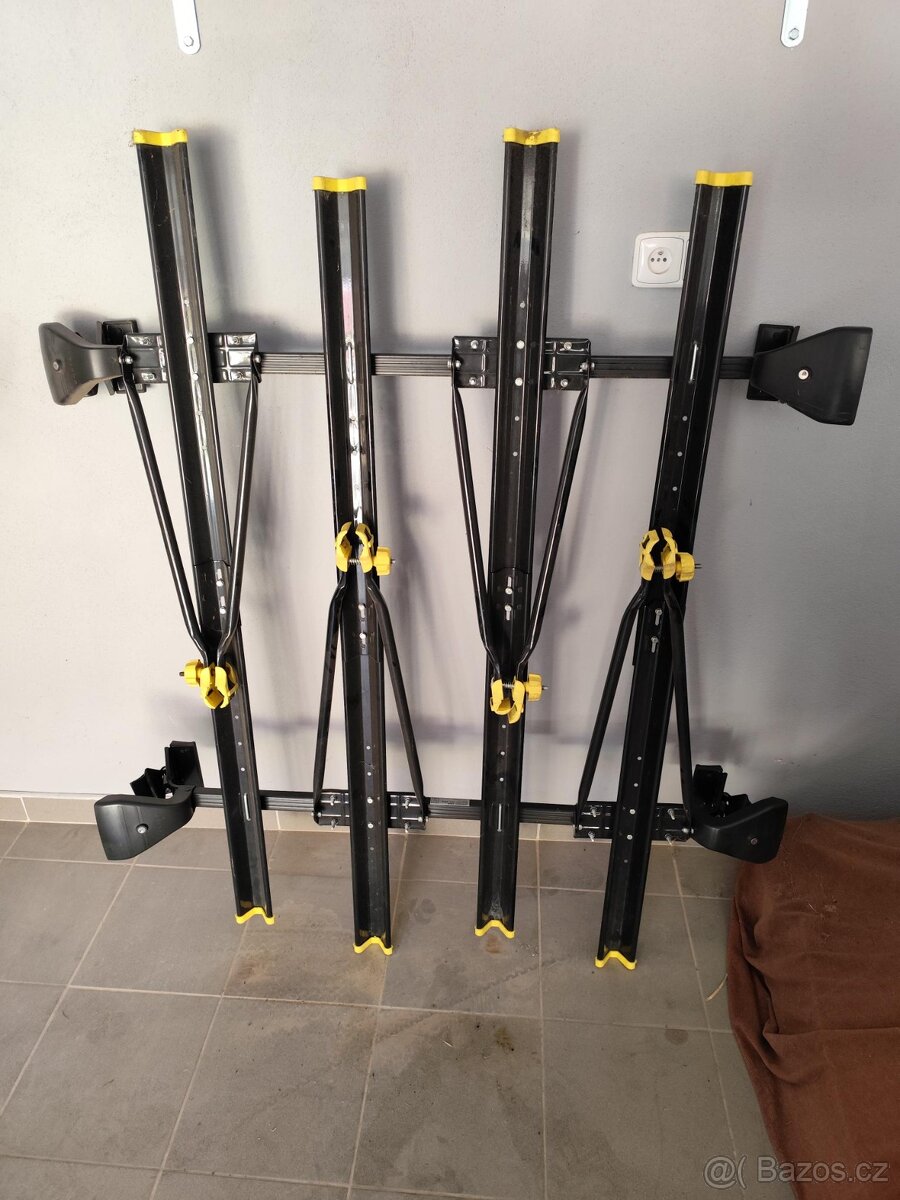 Set střešních příčníků se 4ks nosičů kol na Octavia II.