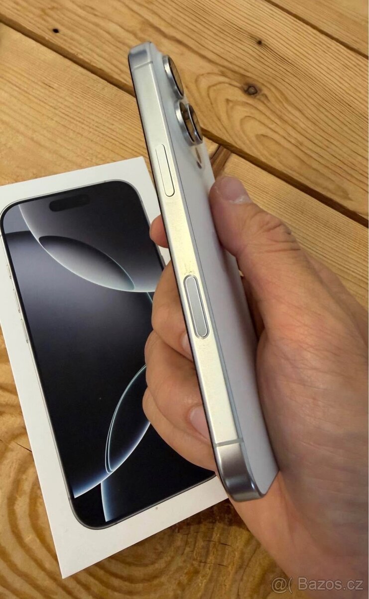 IPhone 16PRO, bílý, v záruce 1 rok