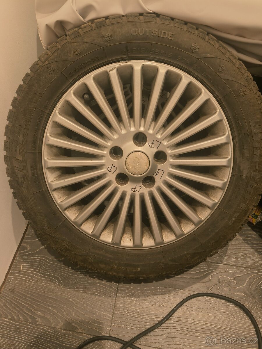 Zimni pneu 215/55/16 včetně disku R16 5x108