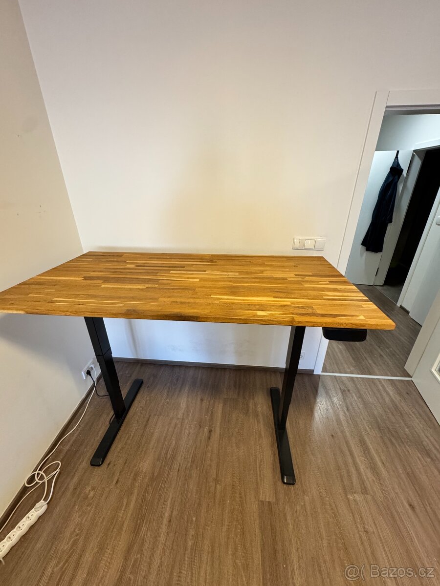 Elektricky polohovatelný pracovní stůl Alza Ergo