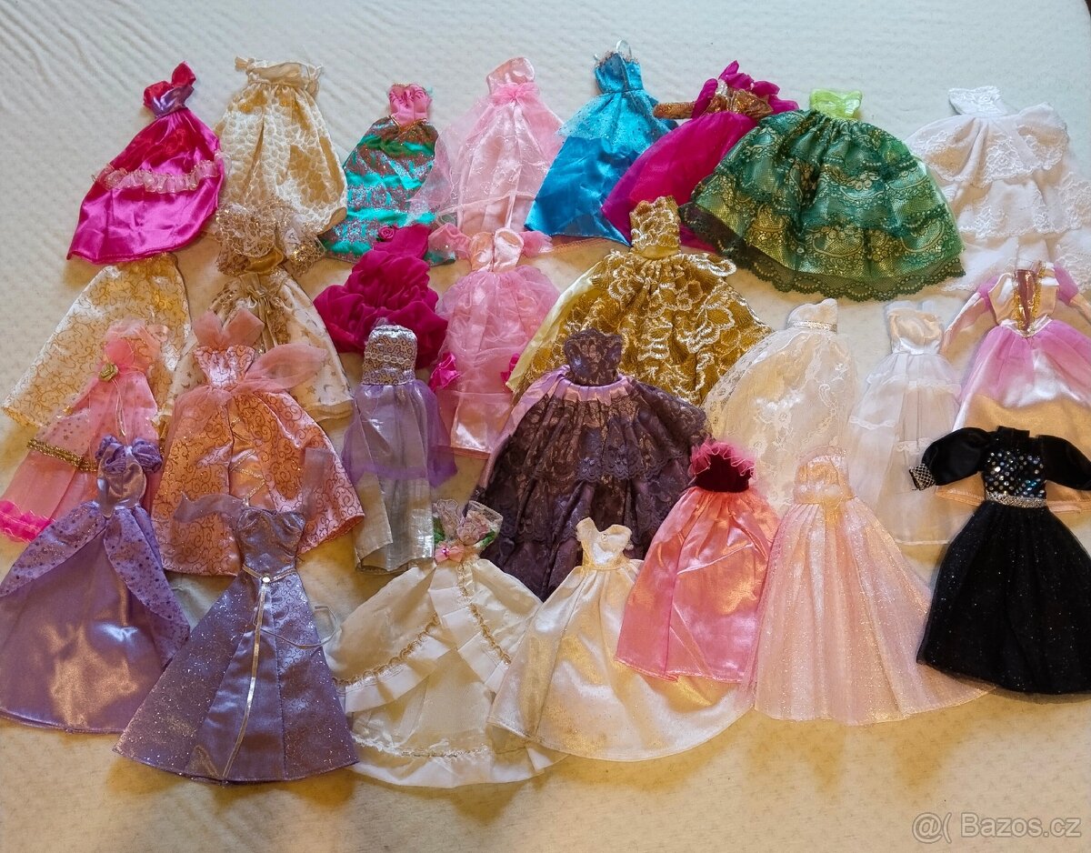 Šaty pro barbie