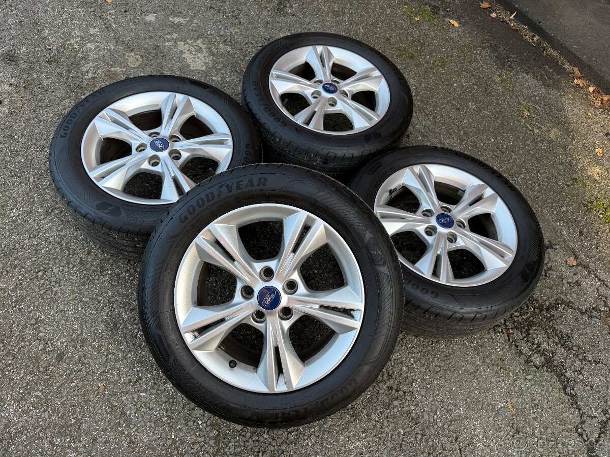 Letní sada alu kol Ford 5x108 215/55R16 originál