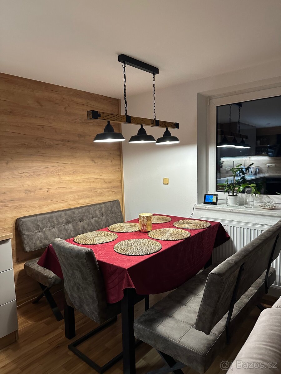 Jídelní stůl, 2 lavice, 2 židle