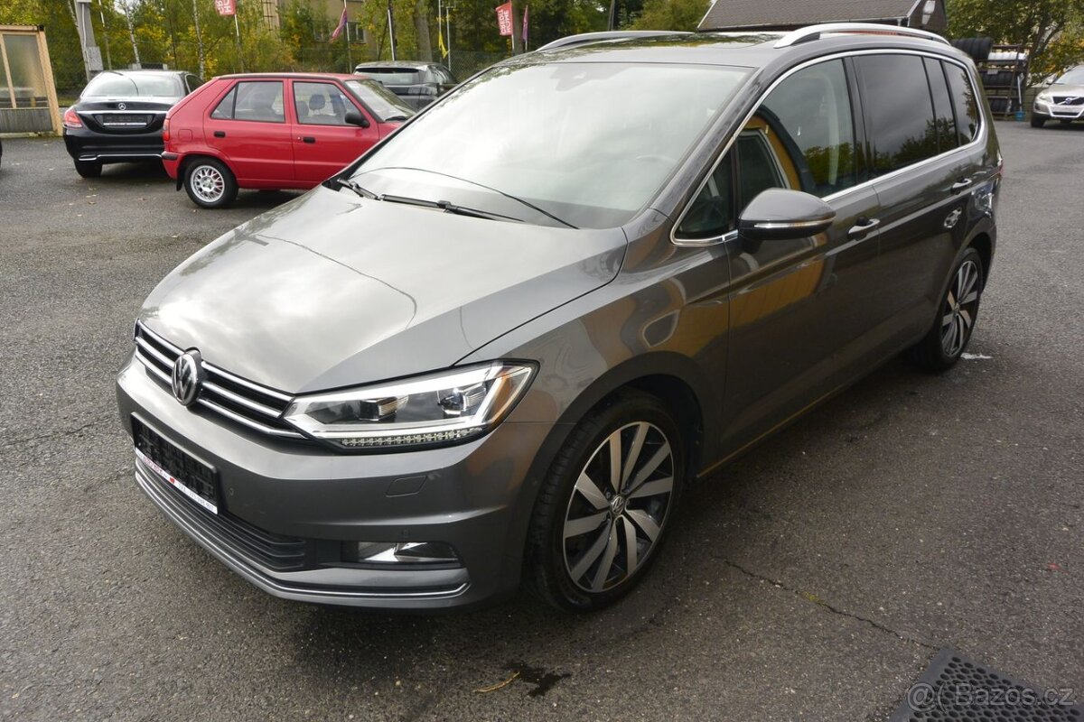 Volkswagen Touran 2.0TDi 110kW PANORAMANAVILED