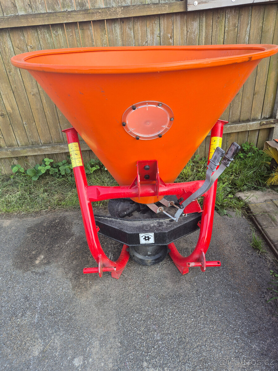 Rozmetadlo hnojiva,sypač písku,soli