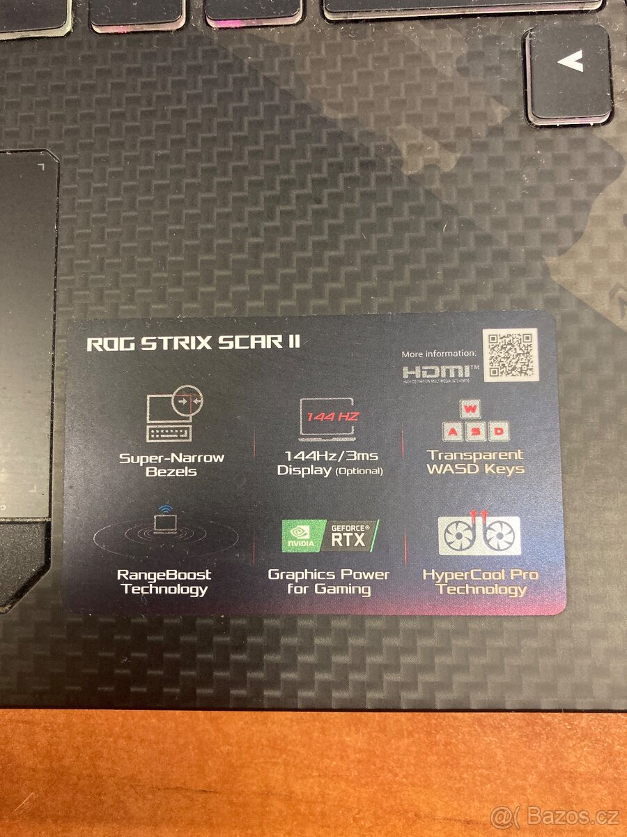Herní notebook ROG STRIX SCAR II a VR set oculus