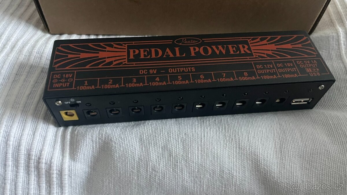 Napájecí zdroj pro kytarové efekty