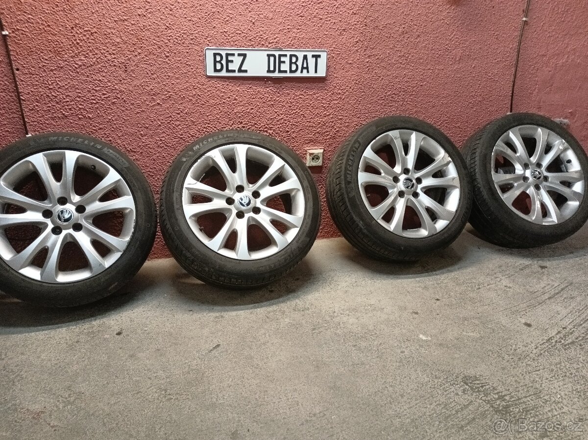 Prodám alu disky Škoda Trifid 17" 5x112 LETNÍ pneu