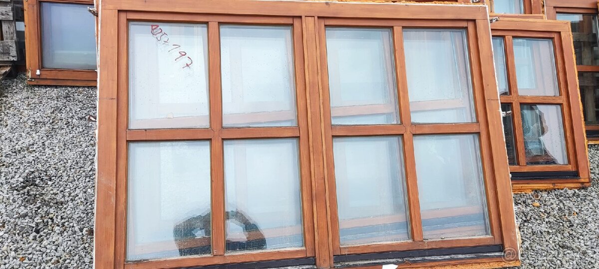 Okno 235 x 197 jeden kus