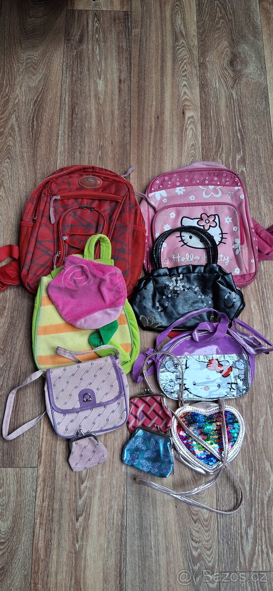 Baťůžky a kabelky