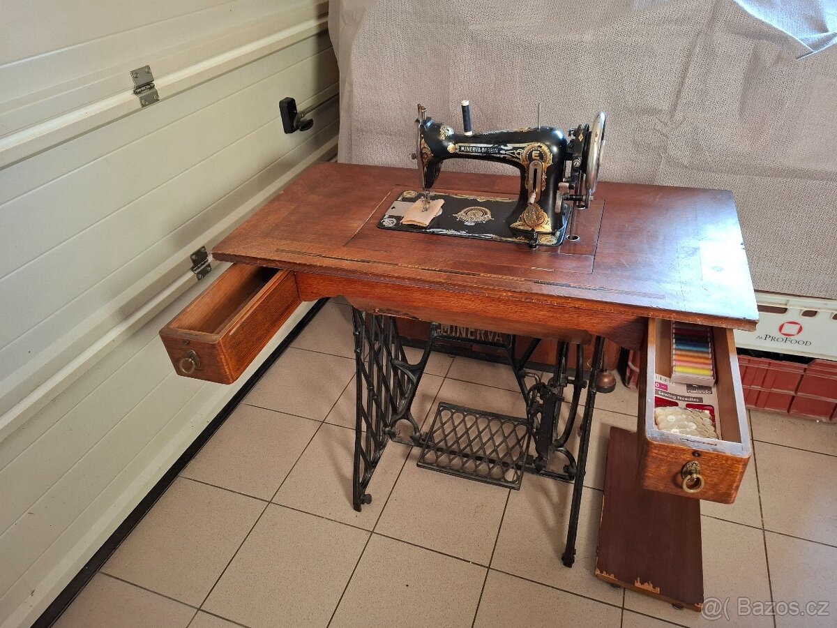 Šicí stroj Minerva