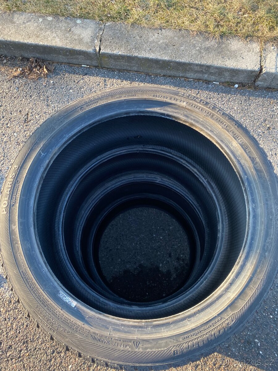 225/40/18 zimní sada 4ks Barum