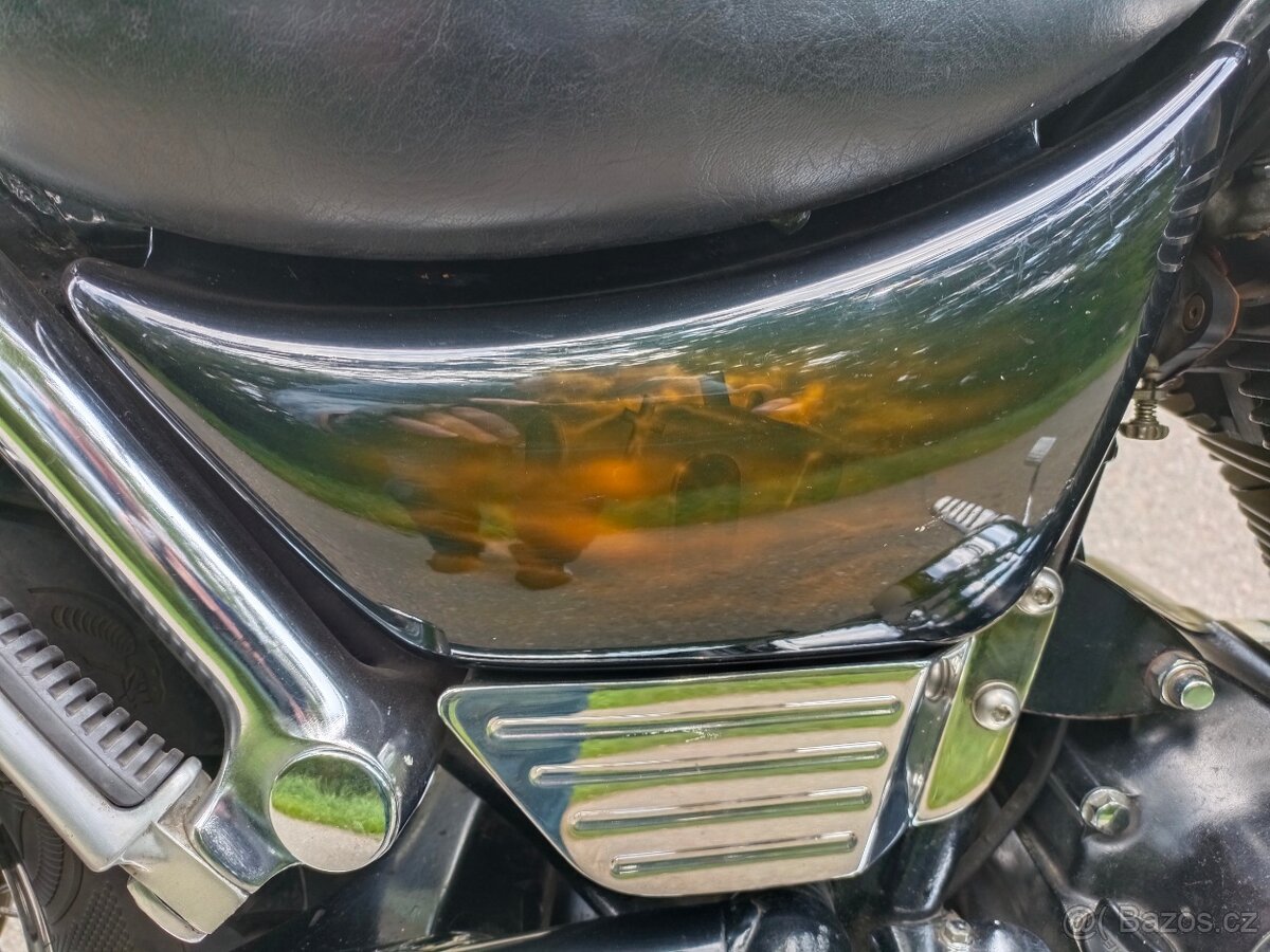 Suzuki VS 1400 Intruder - 10