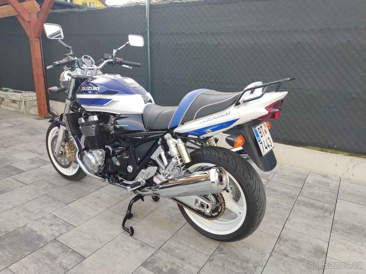 Suzuki GSX 1400 - 10