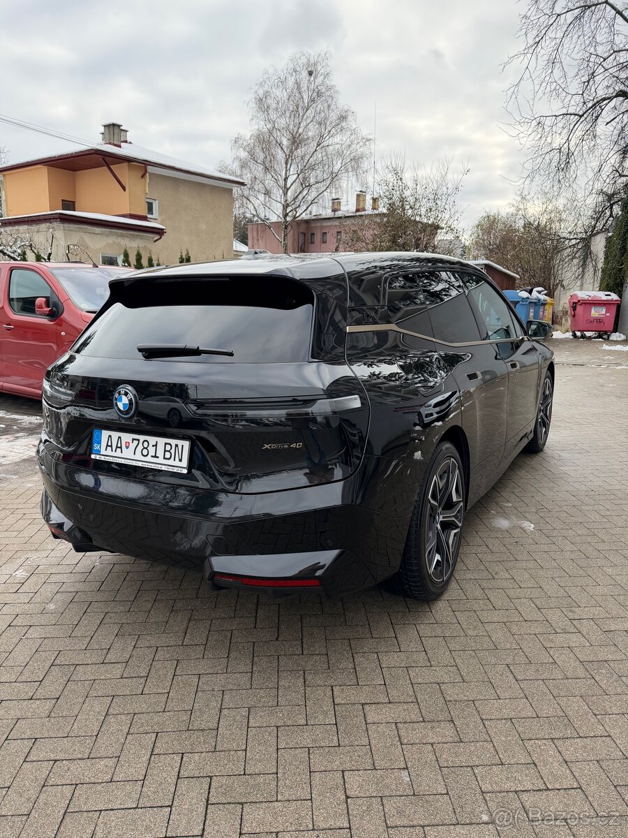 BMW IX 40 - 10