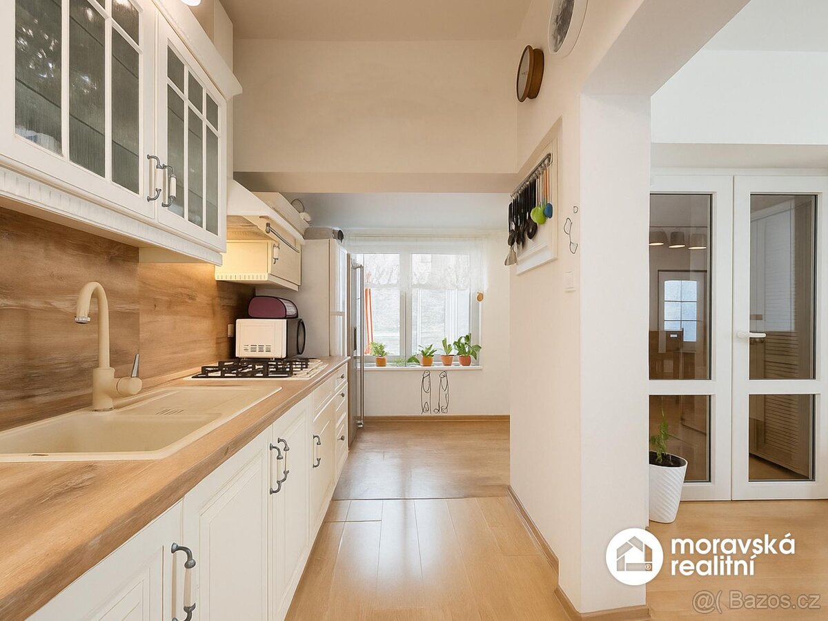 Prodej rodinného domu 3+1 + příslušenství v klidné části Mir - 10