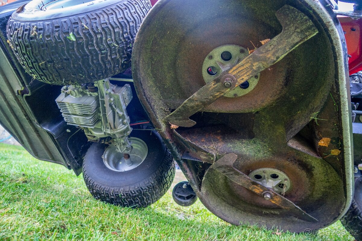 Silný sekací traktůrek Murray ( MTD ) 16 hp Vanguard 2 válec - 10