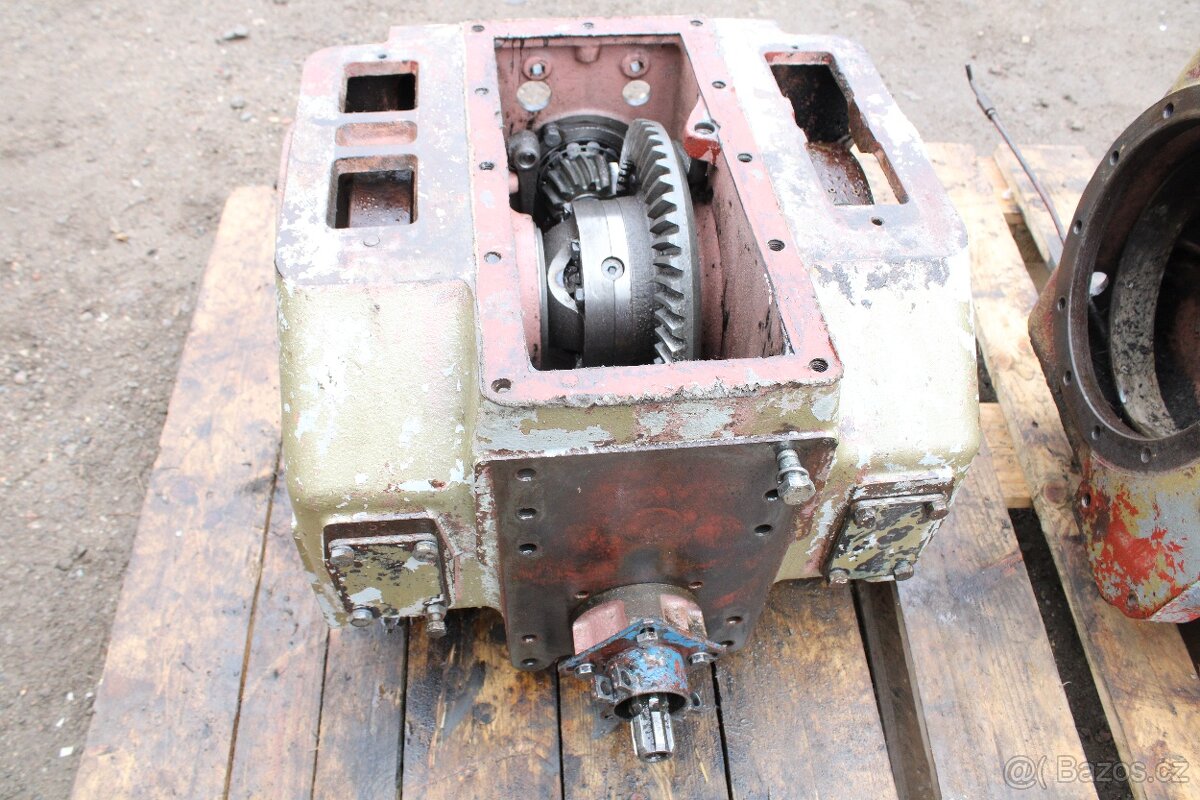 Zetor 6911 rozvodovka diferenciál - 10