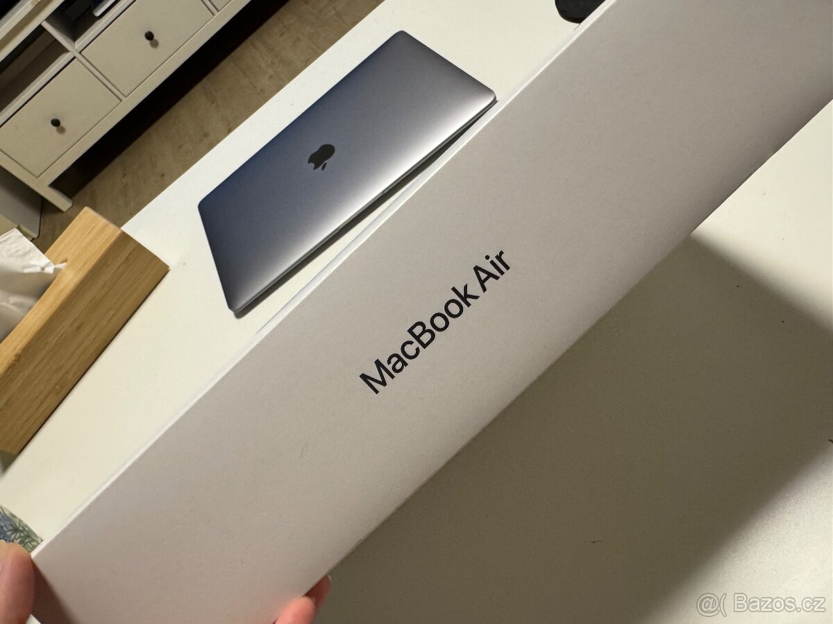 Apple MacBook Air 13” Retina (2020) - 10