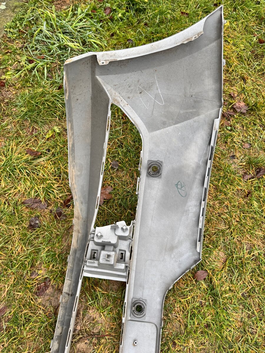 Škoda Fabia 3 přední nárazník - 10