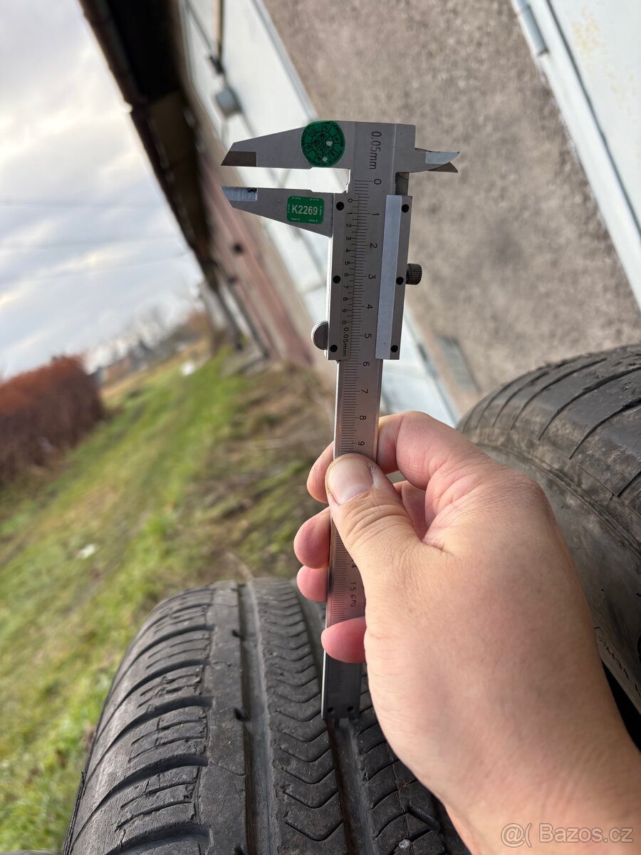 Goodyear 255/55 R19 - 10