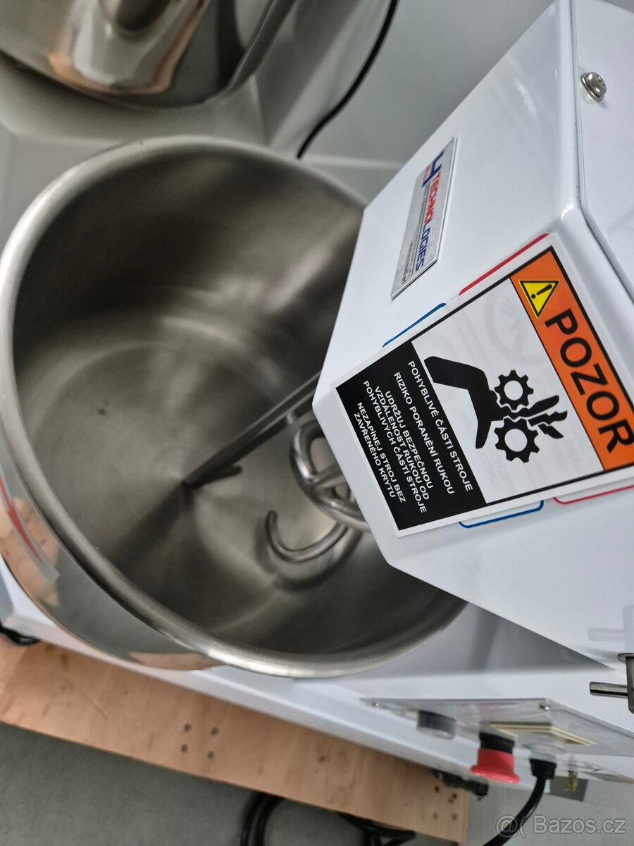 HNĚTAČ TĚSTA , SPIRÁLOVÝ HNĚTAČ TĚSTA 10 L - 10