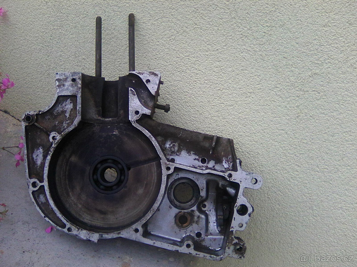 Jawa 250 Pérák František Janeček - ND:nádrž,kryty motoru.... - 10