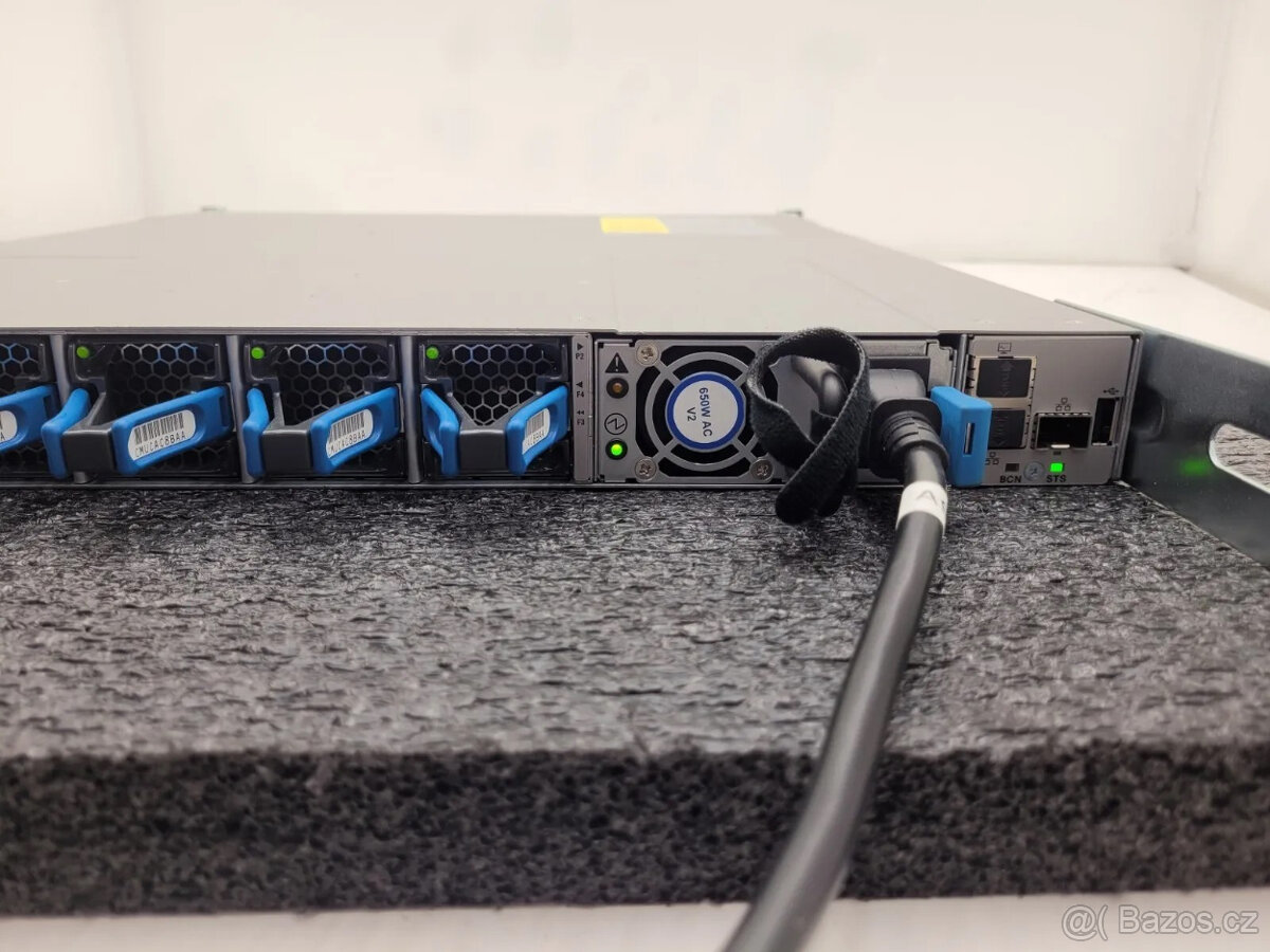 Cisco Nexus 3232C Switch 32 x QSFP28 100gbit (2r záruka) - 10