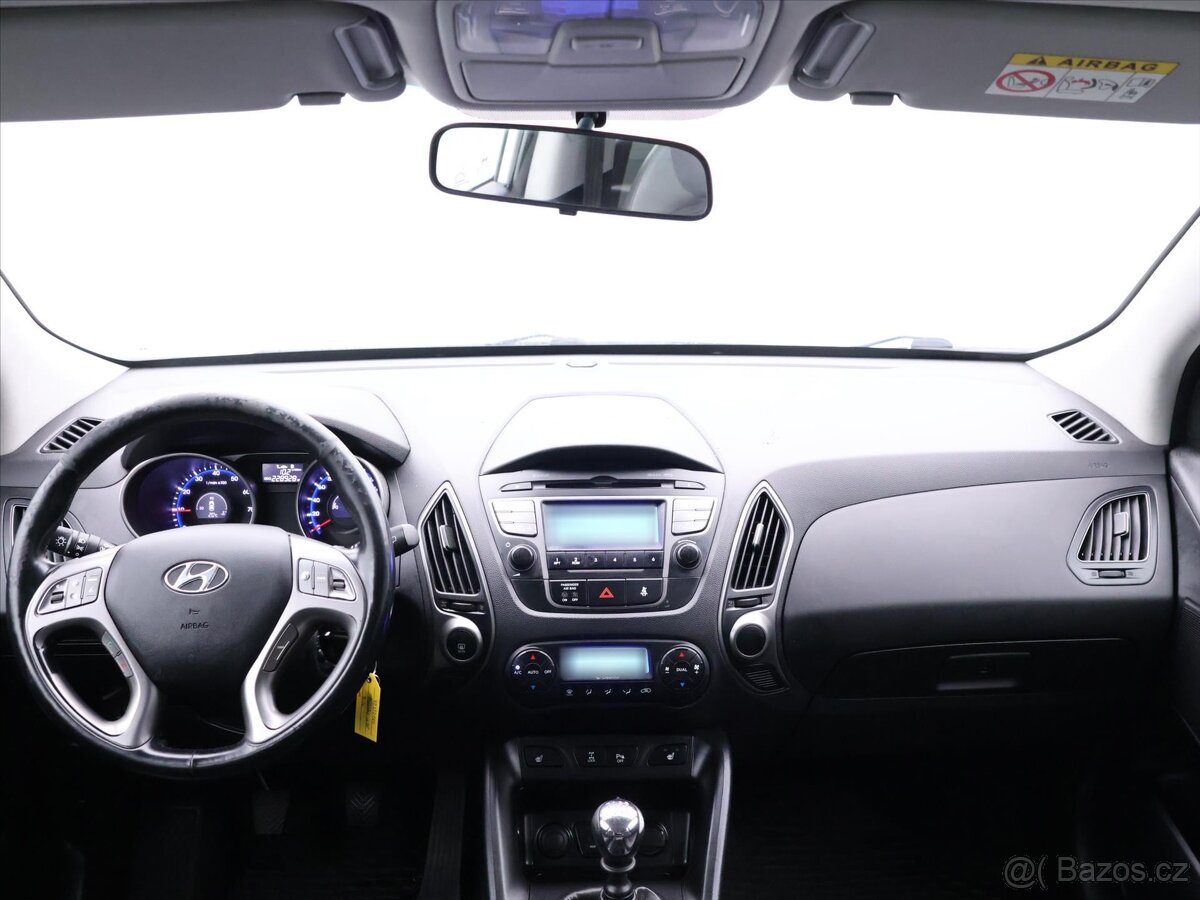 Hyundai ix35 2,0 GDI 122kW 4WD CZ Trikolor (2013) - 10