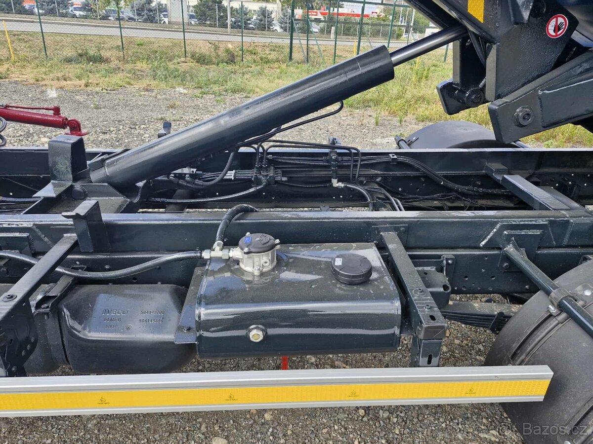 Iveco daily kontejner + hydraulická ruka - 10